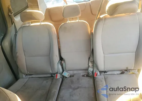 2015 Kia Sedona Lx из США, поврежденный, VIN KNDMB5C14F6045073